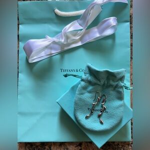 Tiffany & Co. Paloma Picasso Olive Leaf Vine Drop Silver Earrings